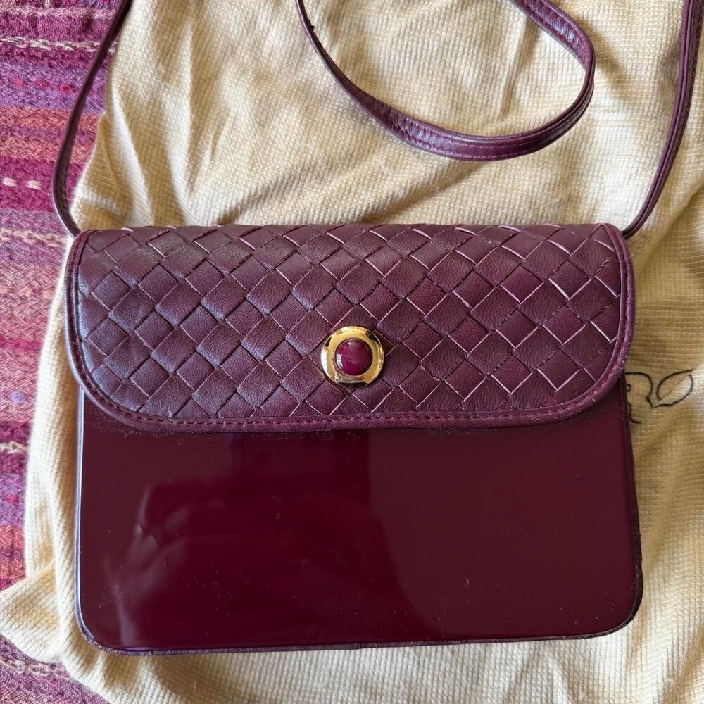 Vintage 80s Meyers Burgundy Woven Leather & Lucite Clutch Crossbody Bag